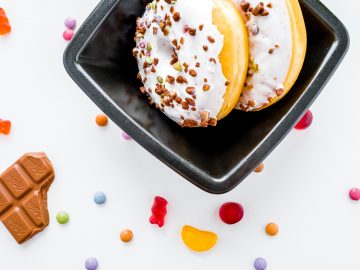 Donuts avec chocolat et bonbons gélatine